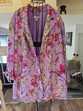 👚Susan Graver Lilac Floral Blazer